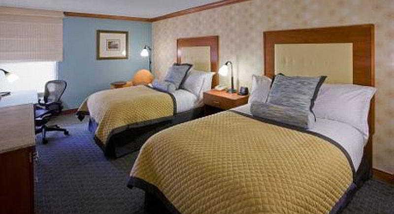 Four Points By Sheraton Richmond Airport Сандстон Номер фото