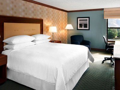 Four Points By Sheraton Richmond Airport Сандстон Экстерьер фото